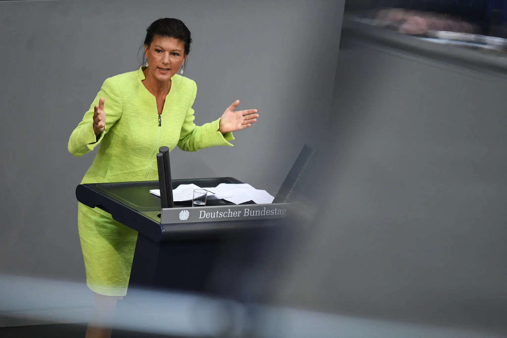 Заклики до відновлення імпорту російської нафти розколюють Німеччину: політична суперечка навколо енергетики, війни та санкцій